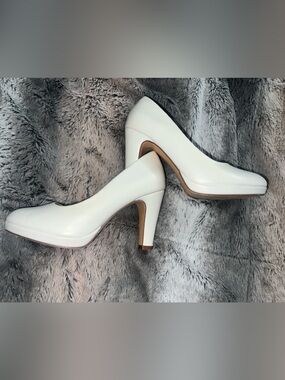Women's White High Heel Pumps - Classic Court Heels